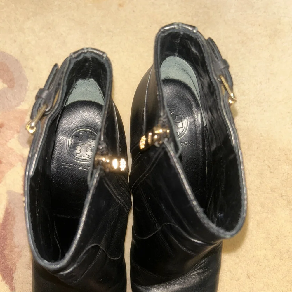 TORY BURCH WOMEN'S MILAN WEDGE ANKLE ZIP UP LEATHER BOOTIE BLACK 8.5